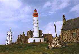 Das Leuchtturmensemble nebst der verfallenen Abtei an der Pointe St.Mathieu, - Klicken Sie auf das Bild, um das Fotoalbum zu öffnen.