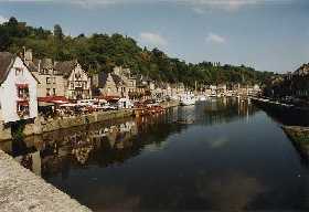 Der alte Hafen von Dinan an der Rance. - Klicken Sie auf das Bild, um das Fotoalbum zu öffnen.