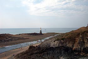 Die Bucht von Dahouet bei Ebbe. Kein Schiff kann den Hafen momentan anlaufen. - Klicken Sie auf das Bild, um das Fotoalbum zu öffnen.